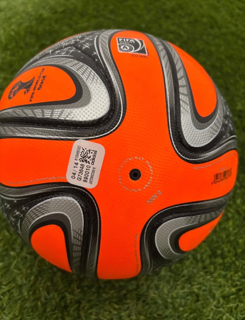 brazuca OMB Winter powerorange WM 2014