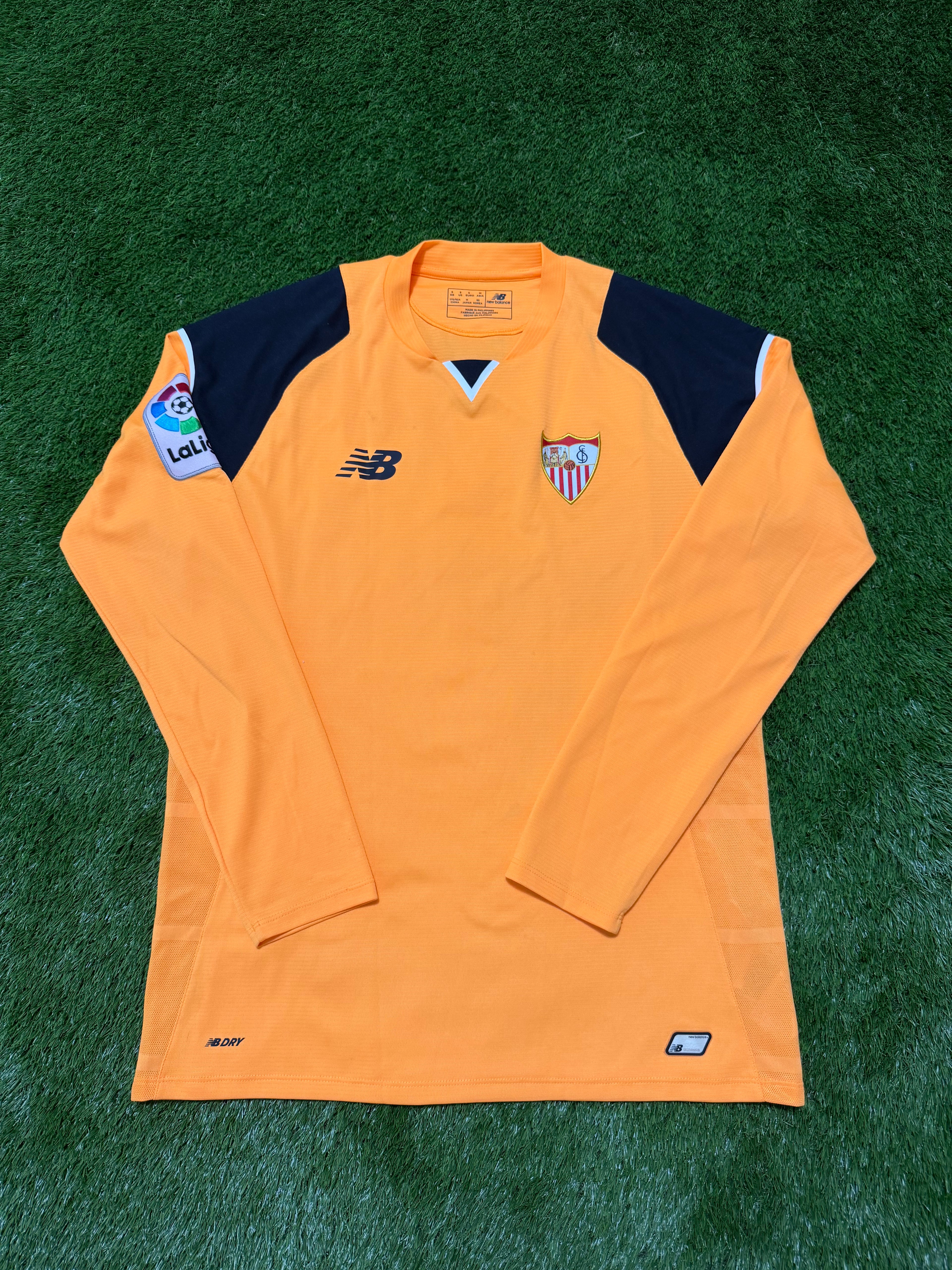 Sevilla FC TW 2016/2017 #1 Sergio Rico