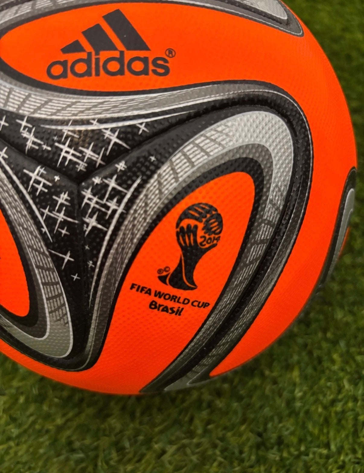 brazuca OMB Winter powerorange WM 2014
